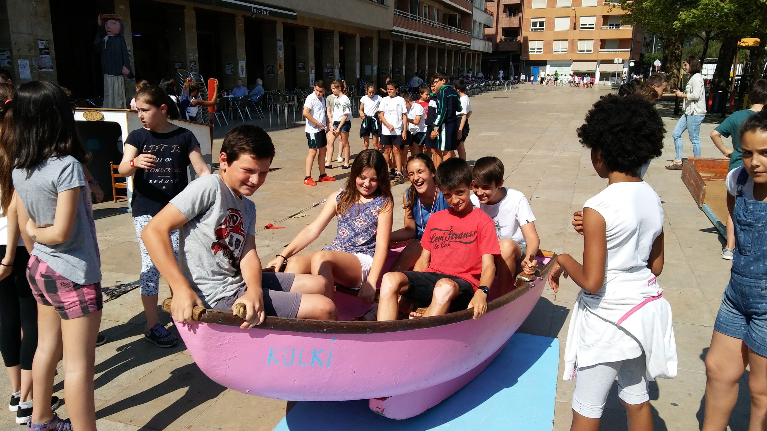 LH 6.mailakoak Ezkurdin, itsasoan girotutako jolasetan