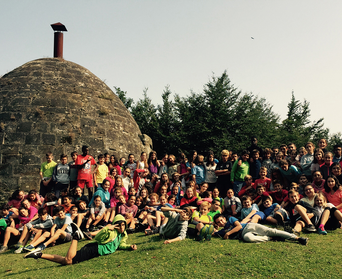 DBHko ikasle eta irakasleek txangoa egin dute