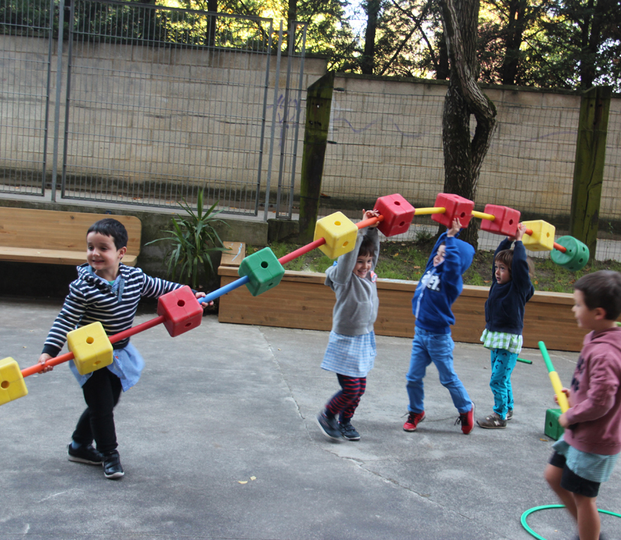 HH4: harreman berriak eraikitzen