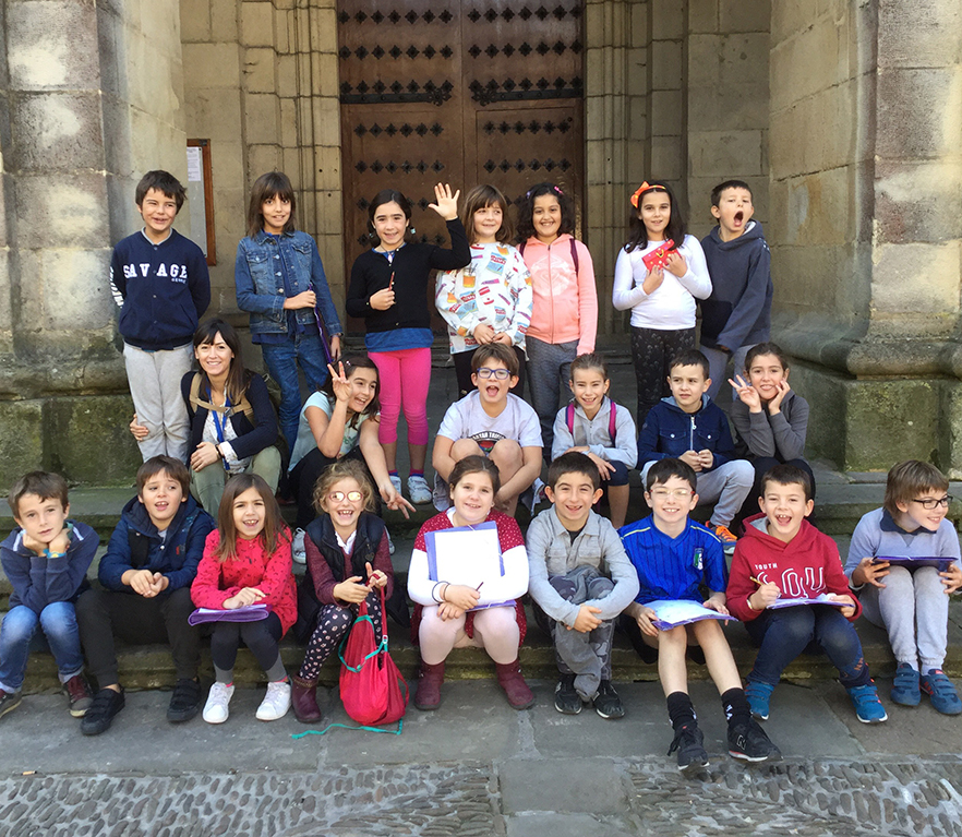 LH3ko ikasleak Durangoko auzo eta zerbitzuak ezagutzen