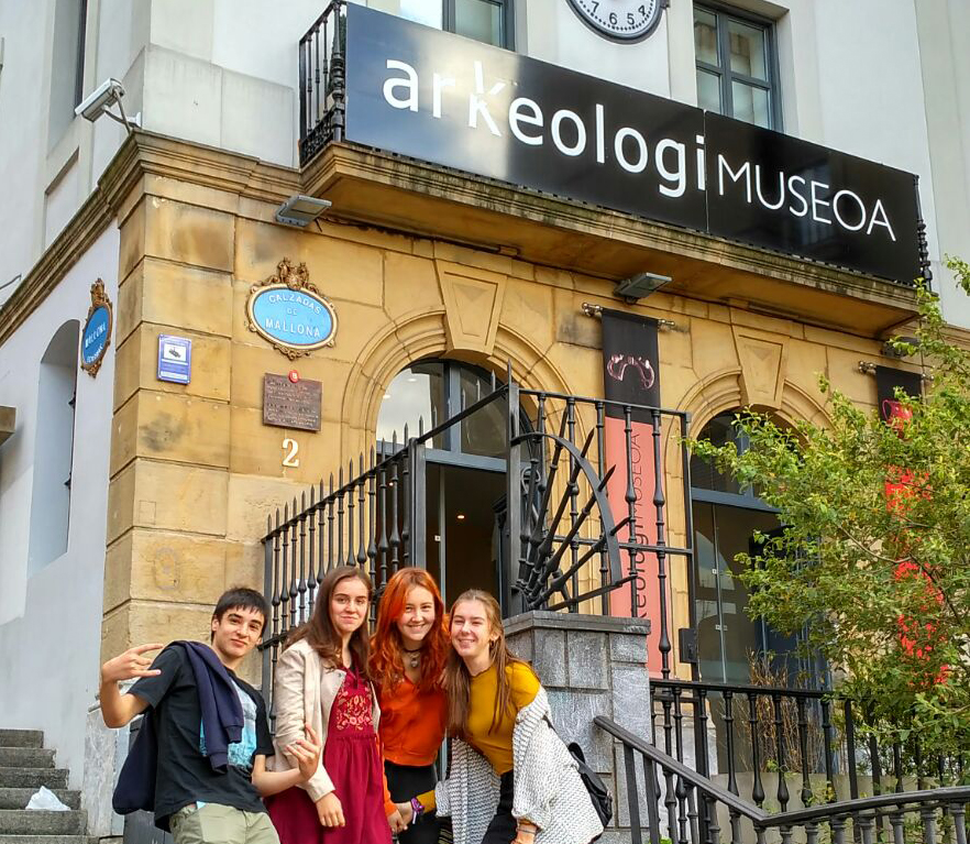 DBH 4 Arte: Arkeologi Museora bisita