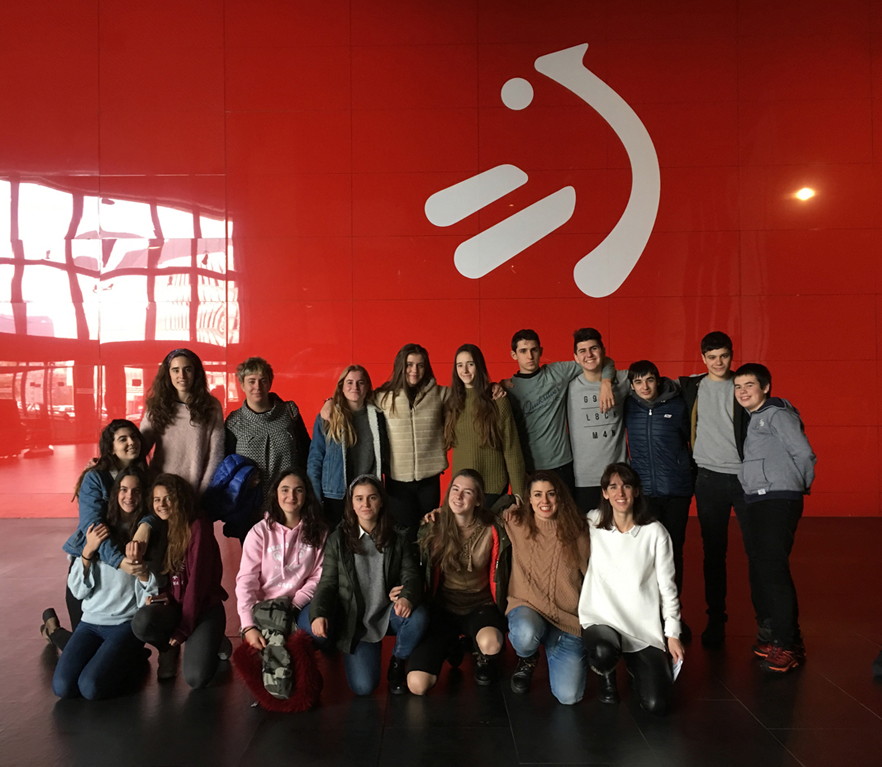 DBH4: ikus-entzunezko hezkuntzako ikasleak ETBren egoitzan