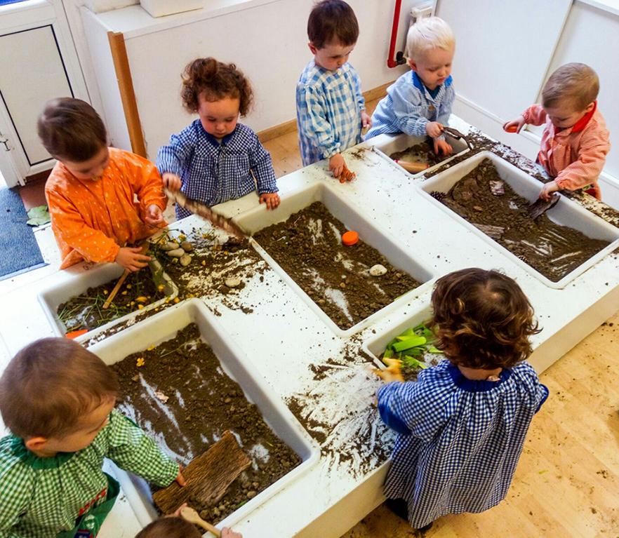 HH 0 eta 1: Naturarekin jolasten