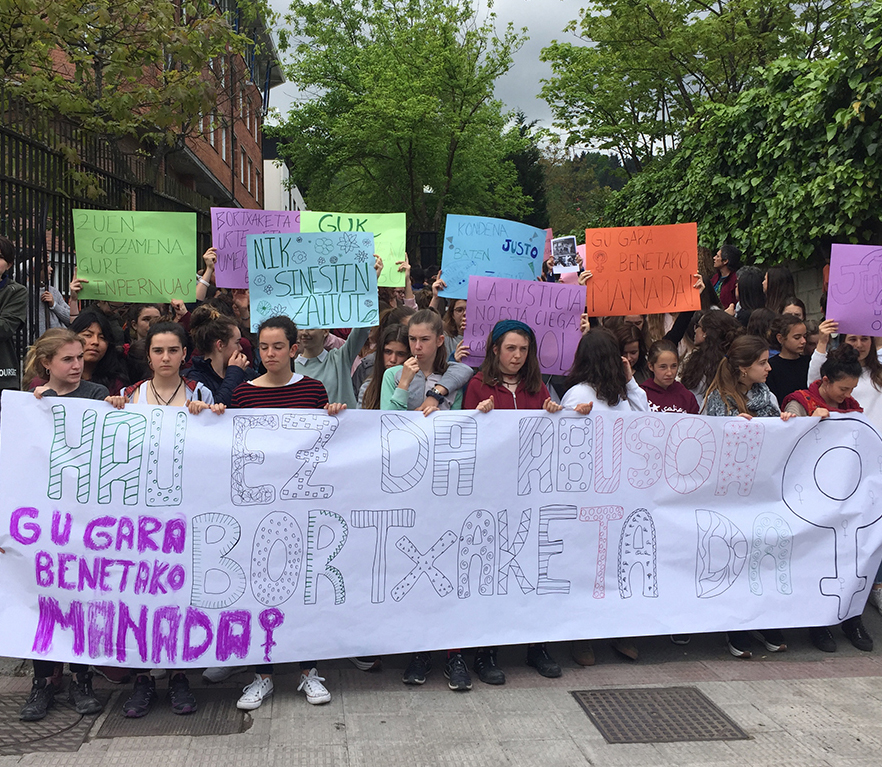 Iruñeko bortxaketaren epaia salatzeko elkarretaratzea