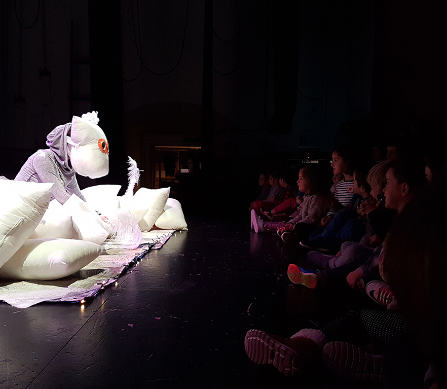 HH4: Haur Literatura Aretora bisita