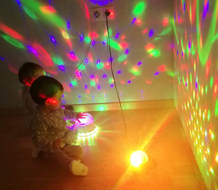 HH0: koloretako argiak