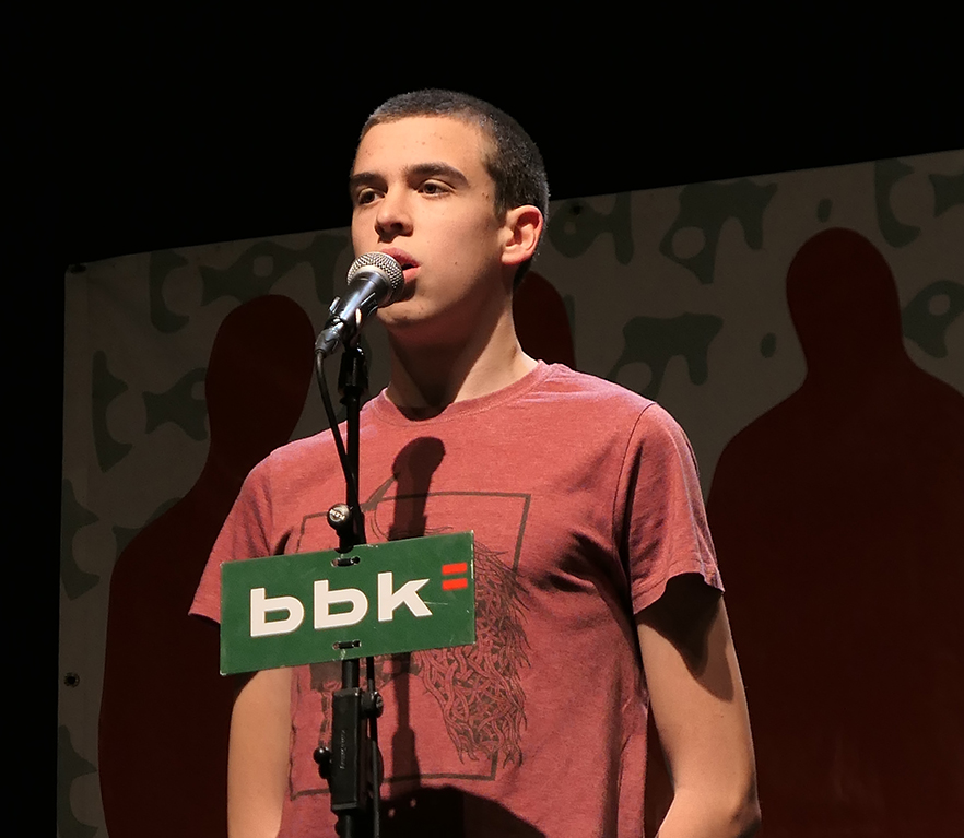 Ander Sarriugarte: Bertsolari gazteen taldekako BBK sariketan txapeldun Durangaldearekin