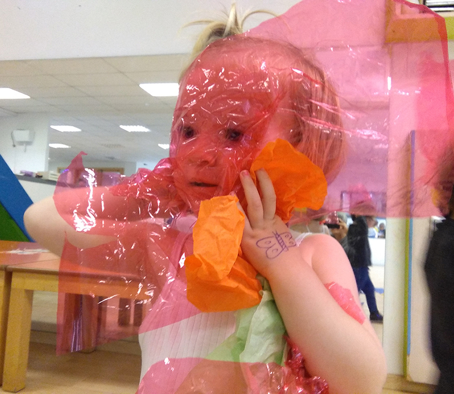 HH1 : paperarekin jolasean