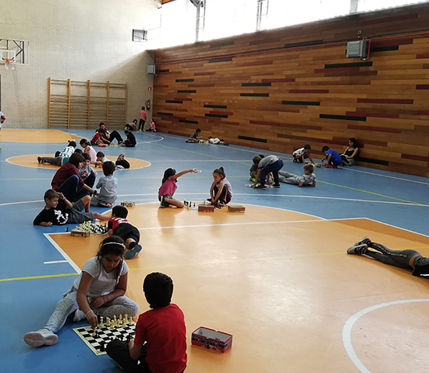 Xakea ikastolan bariku arratsaldean