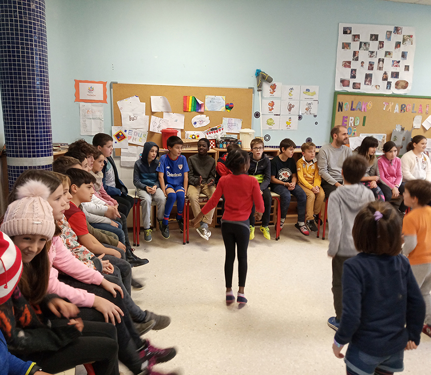 LH2 eta LH5: Euskararen Eguna irakurlagunekin