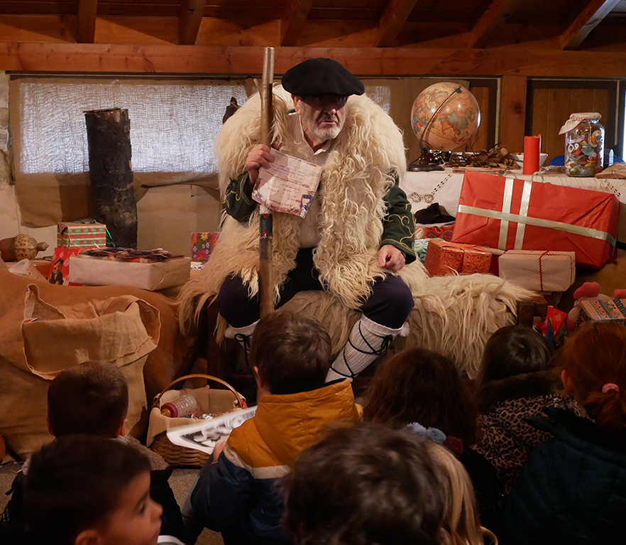 HH5: Olentzeroren etxera bisita