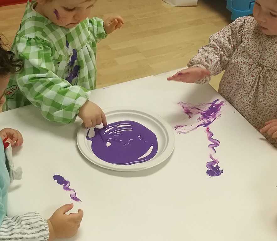 HH1: kolore morearekin jolasean