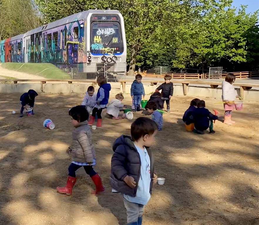 HH2: txikitxoak udaberriarekin jolasean