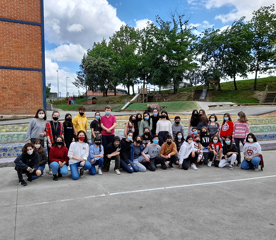 ESO: Harmaileta con los colores del arcoíris para reivindicar el 17 de mayo