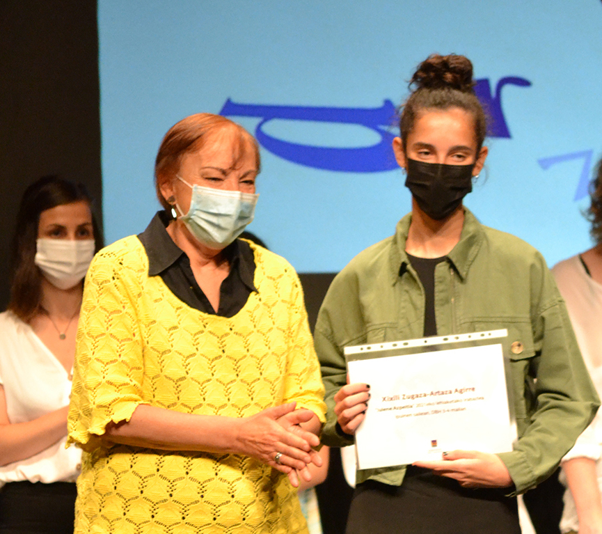 Cuatro alumnas de la ikastola premiadas en en el concurso Julene Azpeitia 2021