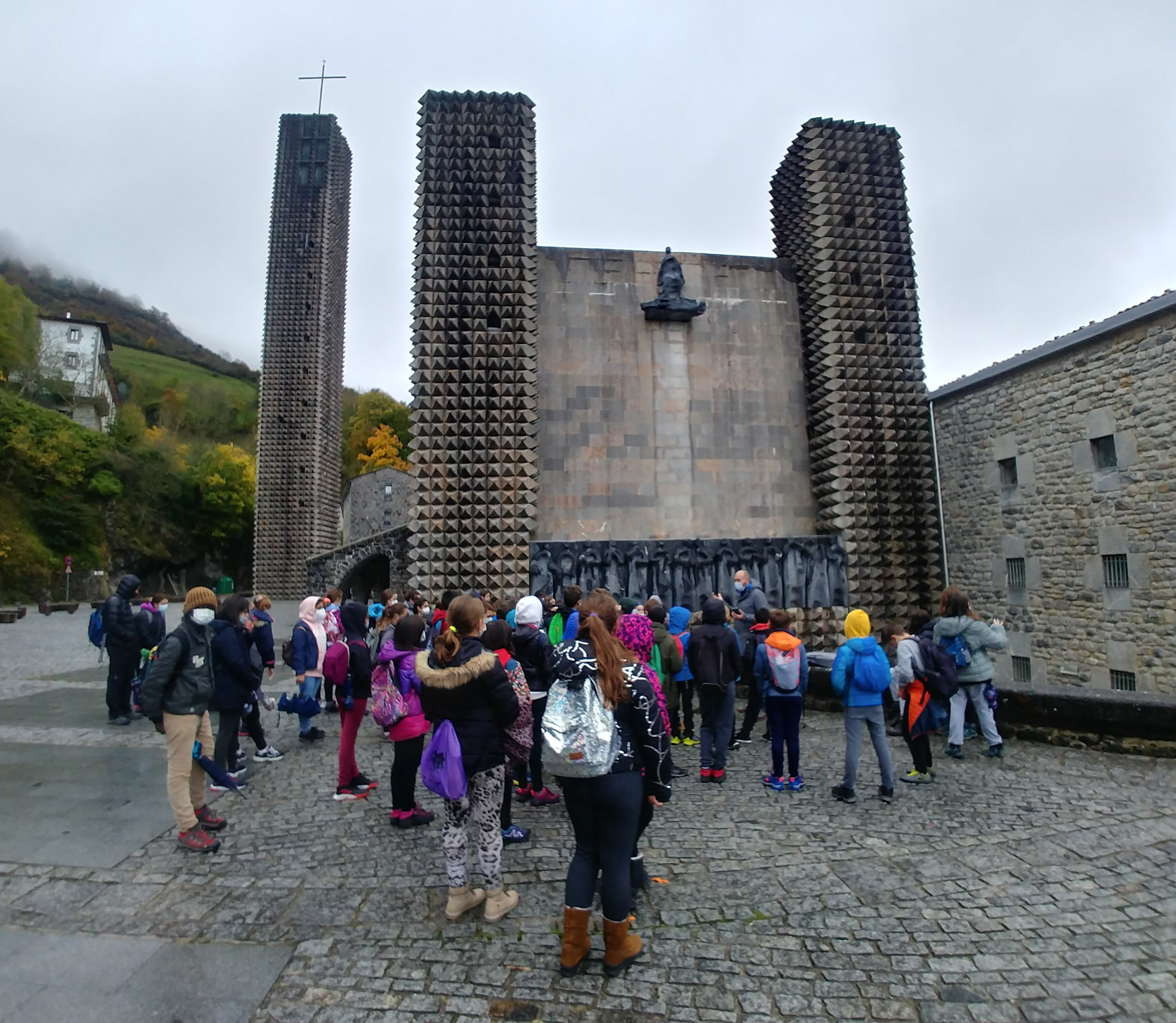 LH6: Arrikrutz eta Arantzazuko Santutegira bisita