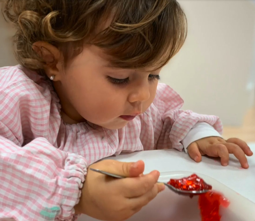 [VÍDEO] El 1 año: Jugando con gelatina