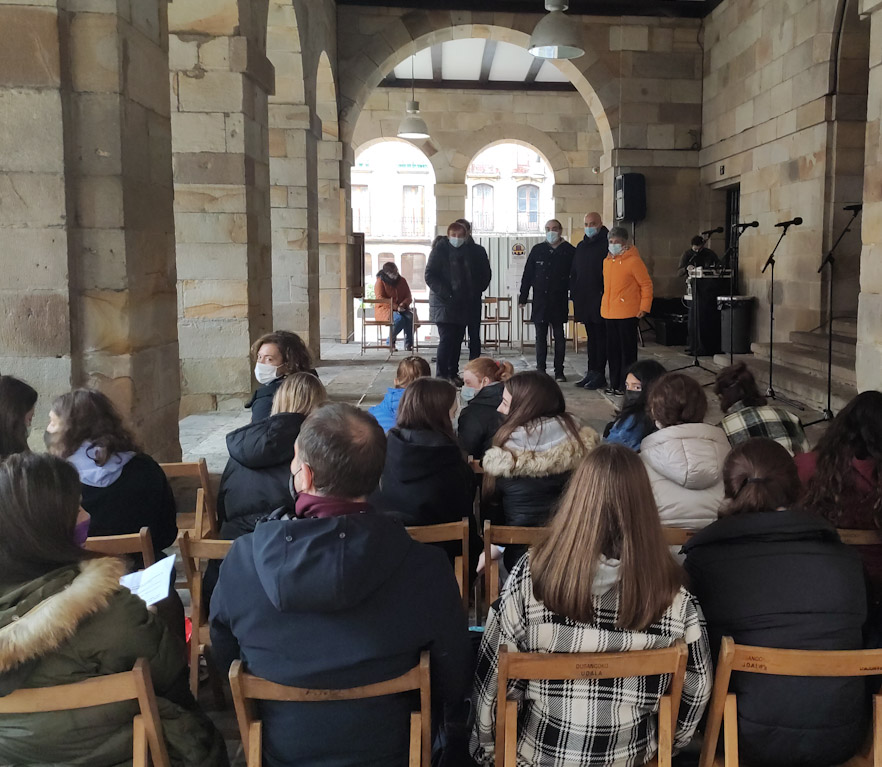 Manifiesto feminista en la plaza del Ayuntamiento