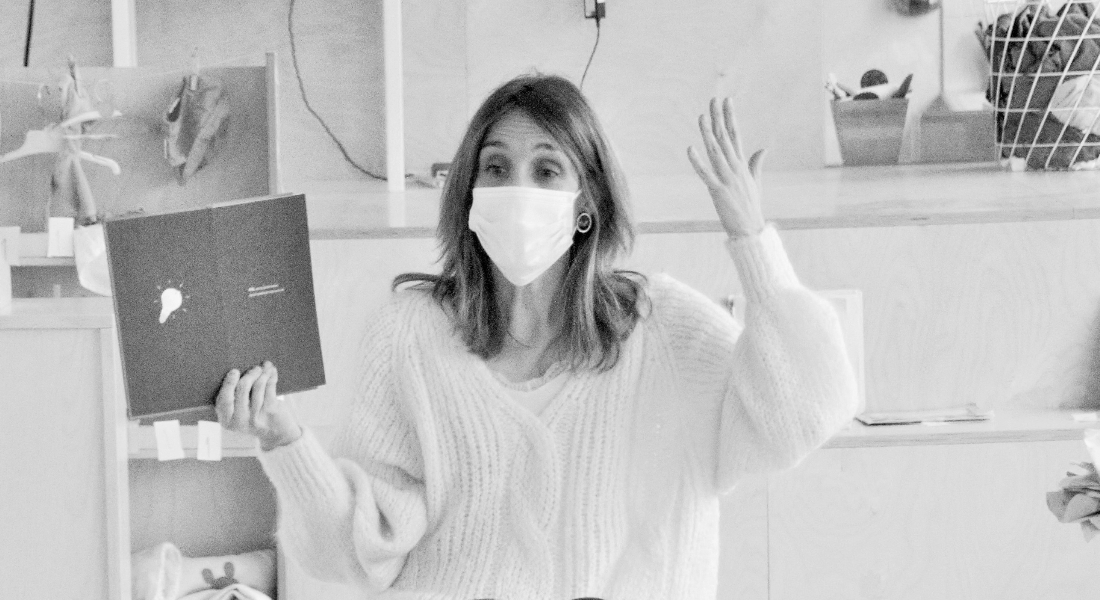 Leire Bilbao idazlea eta ikastolako gurasoa gurean izan da: “Berbaren garrantzia aldarrikatu behar dugula uste dut”