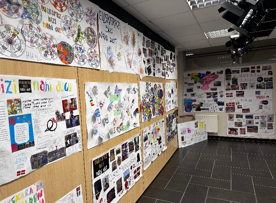 La exposición surgida del programa ‘Erabiliaz’, inmerso en Euskaraldia