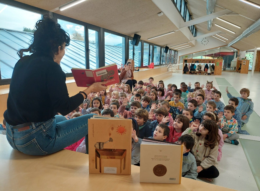 El 5 años: Visita de la cuentacuentos Saroa Bikandi