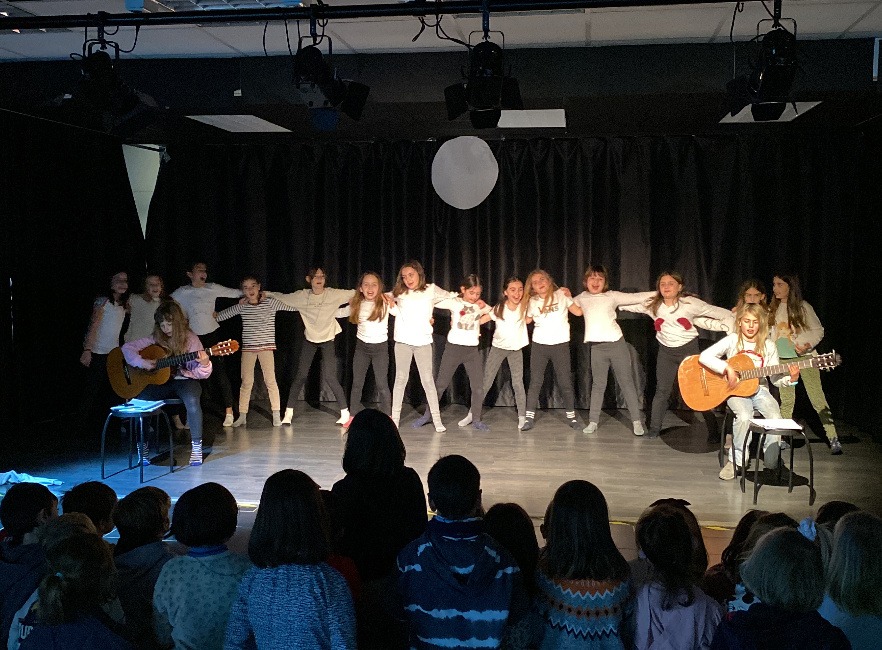 Comedor: Espectáculo del alumnado de 3º y 4º de EP