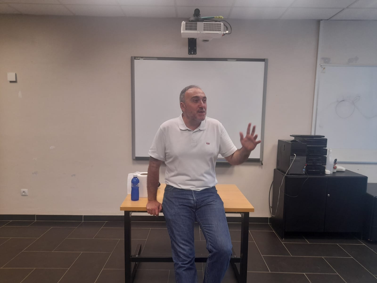 4º de ESO: Charla contra la LGTBIQ+fobia, con Iker Ibarretxe