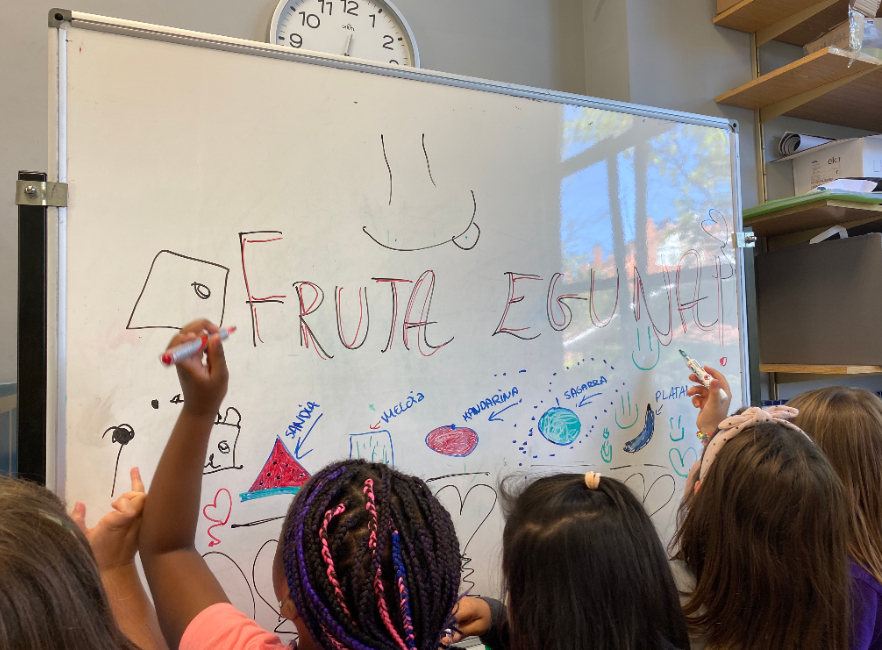 Comedor: Jugando con frutas