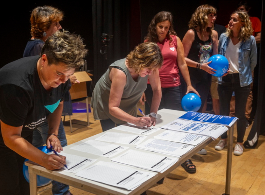 Hezkuntzak euskara gehiago behar du: batu zaitez sinadura bilketara!