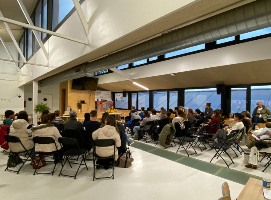 Haurren emozioen inguruko ikastaroa burutu dute Kurutziagako irakasleek eta gurasoek