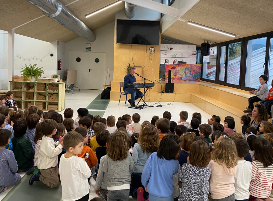 KarrajorArte: Con la guitarra y el piano, el disfrute va de la mano