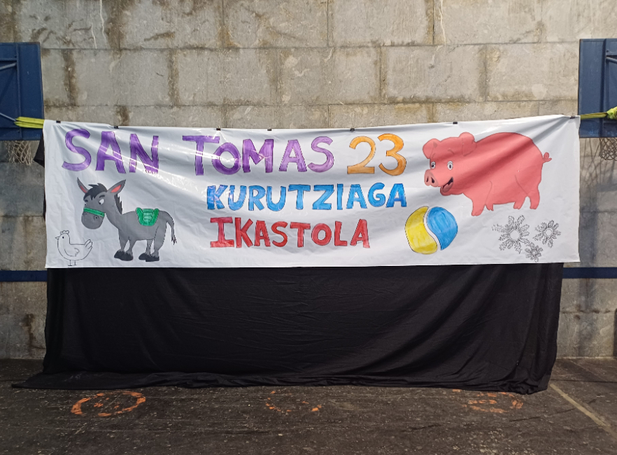 La fiesta de Santo Tomás ha transcurrido entre txistorras, talos y espectáculos en Kurutziaga