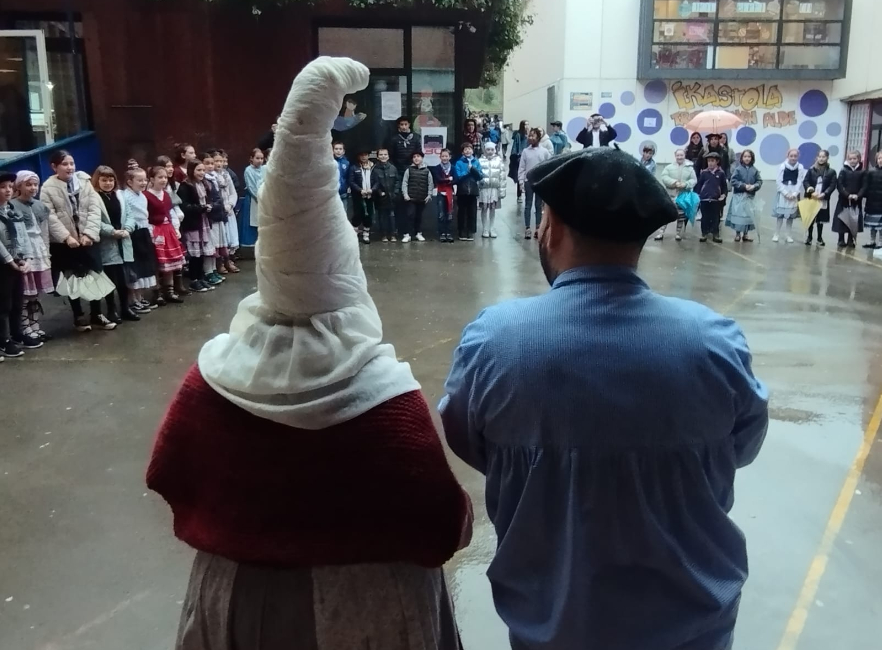 Olentzero y Mari Domingi: ¡una visita de oro!