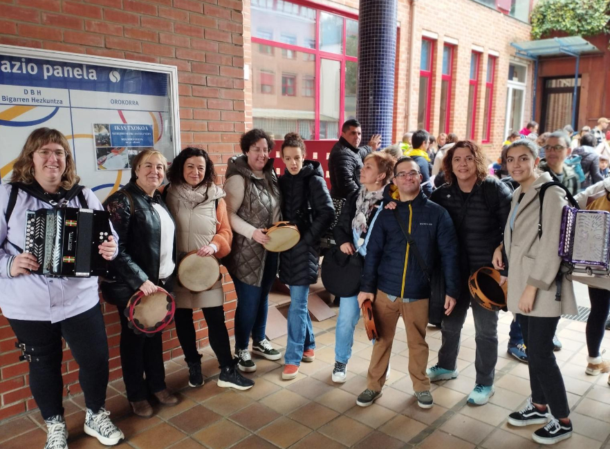 [ARGAZKI GALERIA]: Santa Ageda koplak abesten Durangoko kaleetan