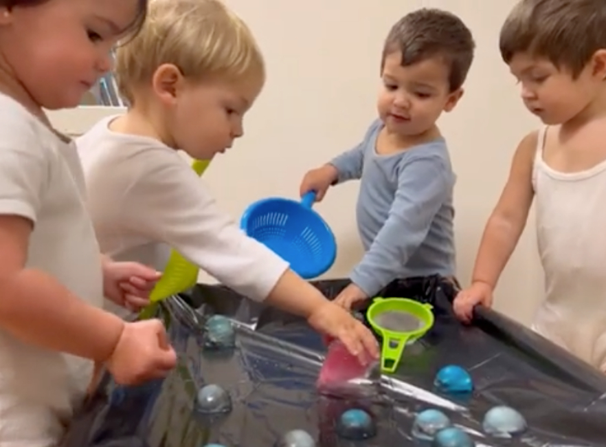 [BIDEOA] HH1: Izotzarekin jolasean