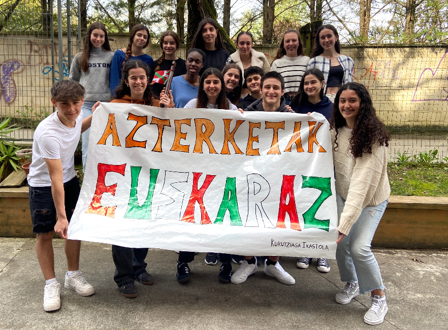 Los mienbros del Grupo de Euskera llevarán el testigo de Kurutziaga. ¡Anímate y participa en la Korrika!