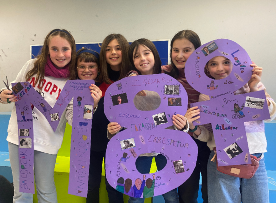 [ARGAZKI GALERIA] LH: Emakumeen Nazioarteko Eguna prestatzen