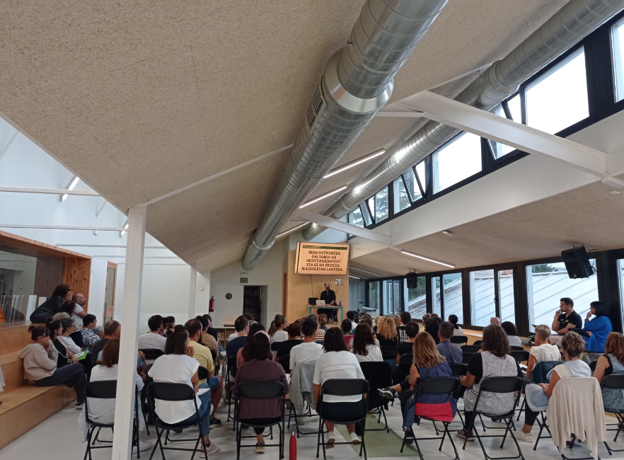 Sexu hezkuntzaren inguruko formakuntza Ibai Fresnedorekin