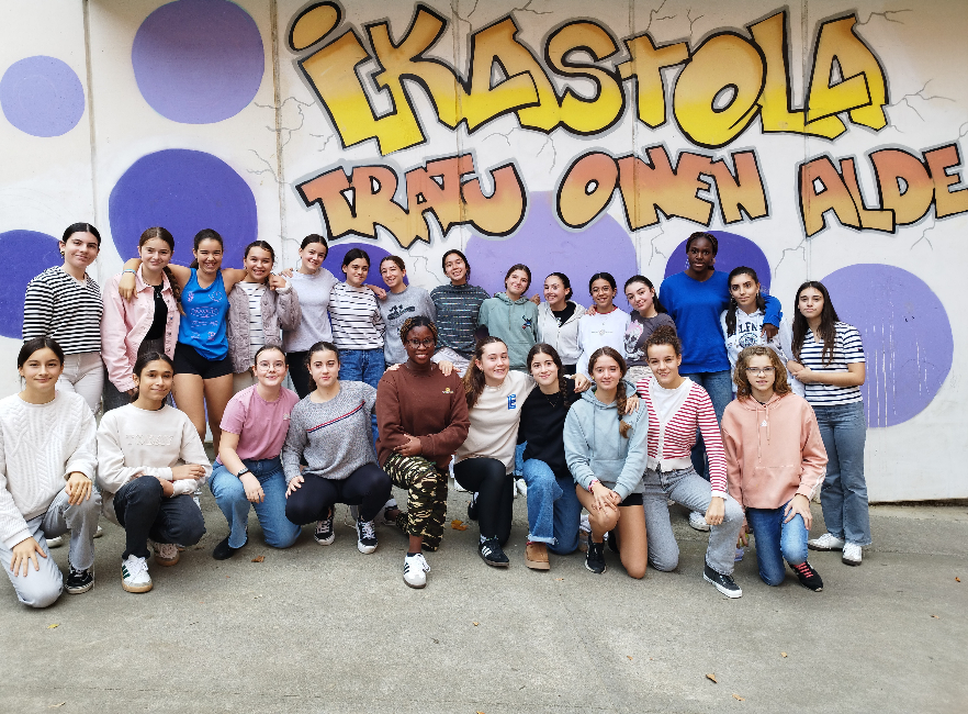 [BIDEOA] Talde Feministako ikasleak Beldur Barik lehiaketan. Eman zure botoa!