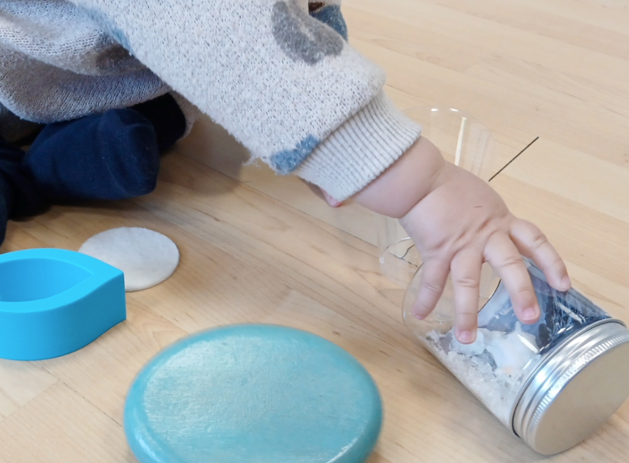 EI 0 años: Jugando con los colores del invierno