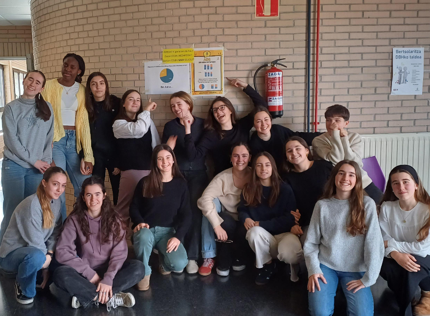 “El alumnado está sensibilizado a favor del uso del euskera, pero luego la realidad es otra”