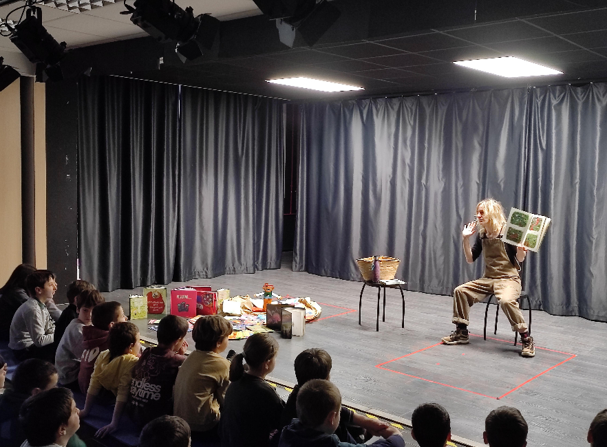 Juul kanpaina: Oihana Etxegibel ipuin kontalaria