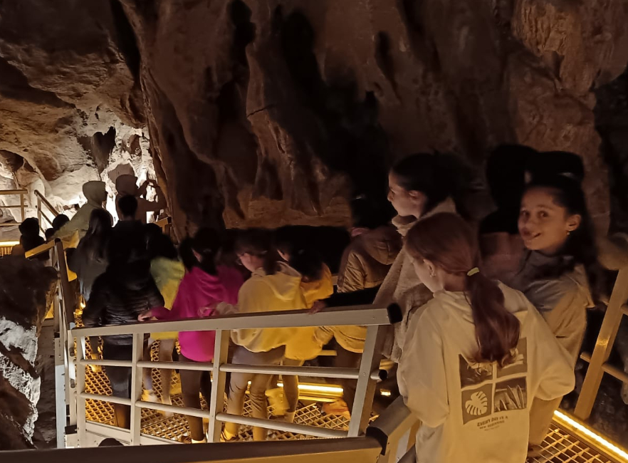 [ARGAZKI GALERIA] LH6: Arrikrutzeko kobazulora eta Arantzazura irteera