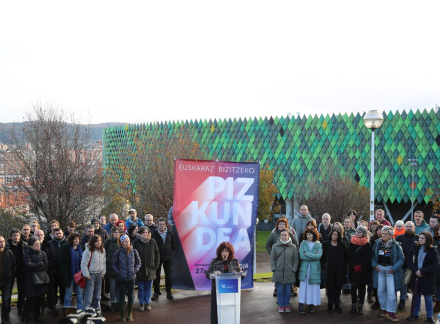 Euskararen Eguneko adierazpena. Abenduaren 27an Bilbao Arenara